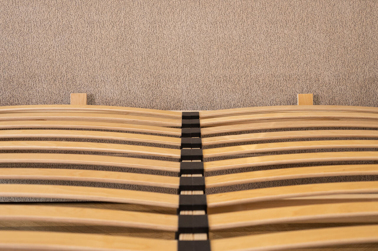 Czy stelaż w łóżku ma wpływ na materac? Oto najbardziej znane fakty i mity!